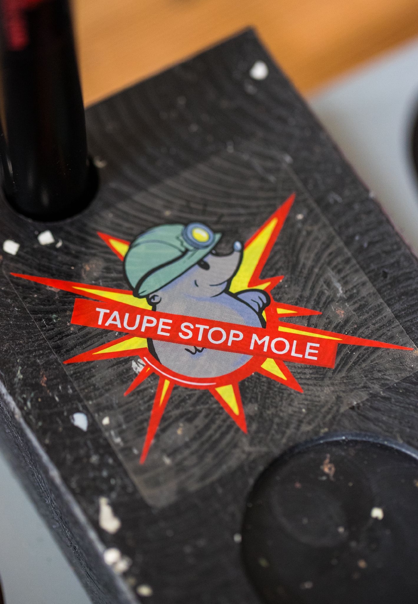 TAUPE-STOP-MOLE 52